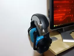 Headphone stand