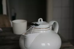Moustache lid holder - Teekannendeckelhalter