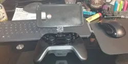 Phone mount for controller