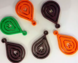Rotating Keychain - Raindrop shape