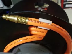 1/4 inch air hose clip