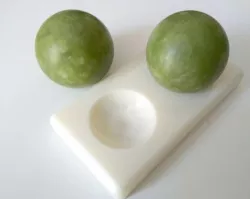 Baoding balls stand