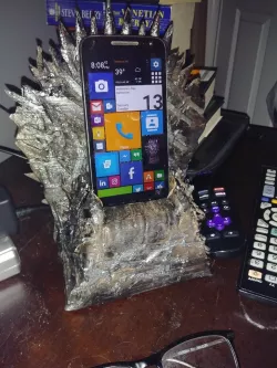 Game of Thrones - Iron Throne - Cell Phone Holder