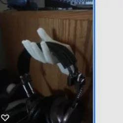 hand headphone holder