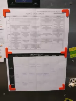 Magnet paper holder