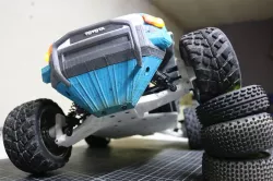 MyRCCar 1/10 Truggy Build for FJ Cruiser Body