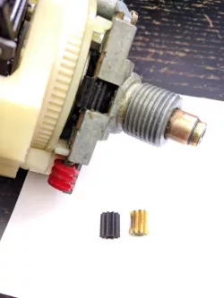 Porsche 924 Odometer Worm Wheel, 10 Tooth