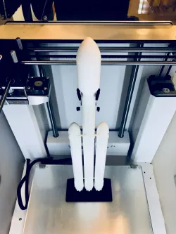 SpaceX Falcon Heavy (1/200 scale)