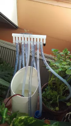 Watering system 10-way splitter for 6mm hose