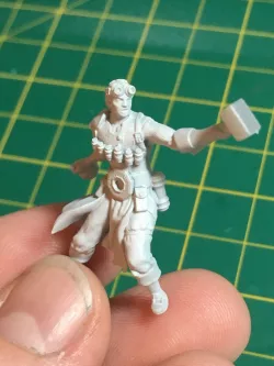 28mm Enchanter\Artificer Miniature