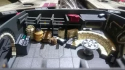 Accesorios para la bodega del Halcón Milenario deagostini. Bidones, garrafas y cajas.