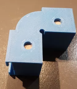 Corners for belt framing press (coin pour presse à sangle)