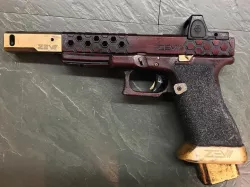 Deadshot Style Glock17 ZEV Prop