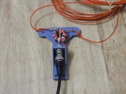 Dipole center with BNC and 1:1 balun
