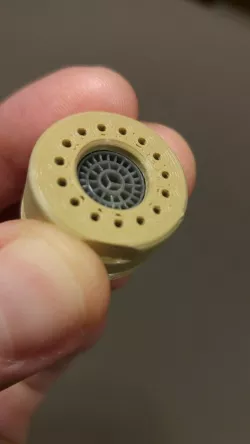 Faucet aerator flow splitter