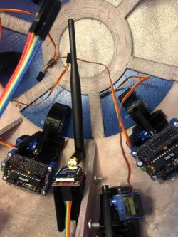 R2-D2 Panel Hinge Servo Mount