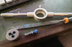 Titan M4 Thumb screw