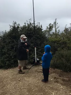 Antenna Mast from Tripod and Fishing Pole