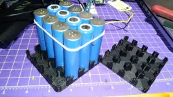Simple battery (18650) spacer tray for welding (zero gap)