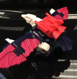 Transformers Titans Return Wingspan to Laserbeak 