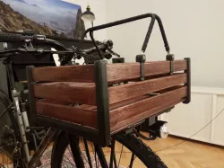 Wood crate with a 3D printed frame