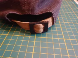 Cap buckle