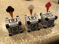 Cozmo the Robot Ice Cream decoration for blocks