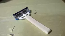 gillette blades holder