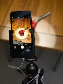 iPhone 8, 7 & 6 mount for Camera tripod