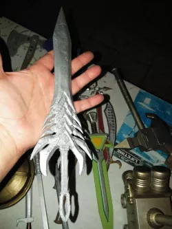 JUSTICAR AATROXs SWORD (LoL)