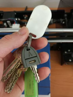 Keychain with compartment (Llavero con compartimento )