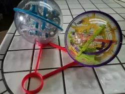 Perplexus puzzle ball compatible triple stand / holder