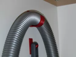 Vacuum cleaner hose (40mm) wall/closet mount