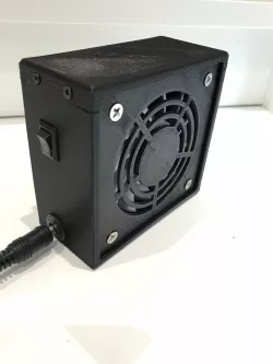 Solder fume extractor / Extracteur de fumée de soudure