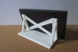 Universal phone/tablet stand