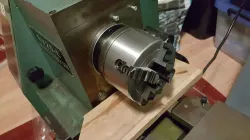 Lathe chuck drilling guide