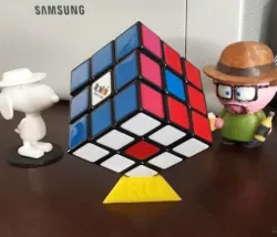 Porta cubo di Rubik's / Rubick's cube stand