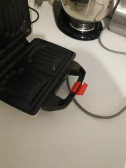 Tefal sandwich maker latch