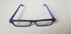 3D Printed Glasses with Replaceable Hinges