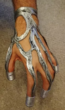 7 of 9 Hand implant