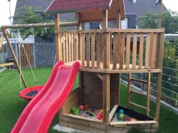 Assembly helper for FIPS and Winnetou play towers