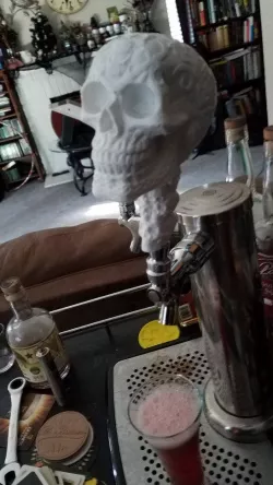 Celtic Skull Tap Handle with Threads (US)