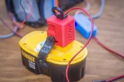 deWatt Power Supply from DeWalt Batteries