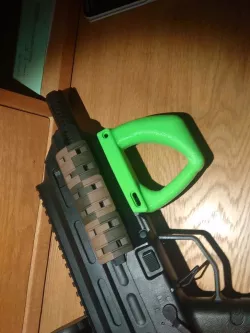 Ergonomic airsoft foregrip