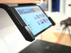 iPad mini – simple shelf mount