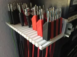 Laboratory test lead holder