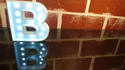 Letras BAR con LEDs (BAR letters with LEDs)