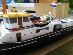 Model of a Dutch rowing boat " Vlet "