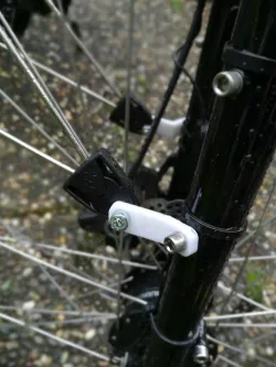 mounting-bracket for fenders to the Surly Ogre-Fork; Schutzblechmontagewinkel für die Surly Ogre-Gabel