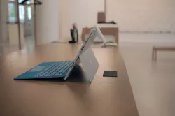 Taka — Mirror holder for Microsoft Surface